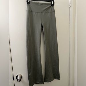 SOLD-New American Eagle flare leggings